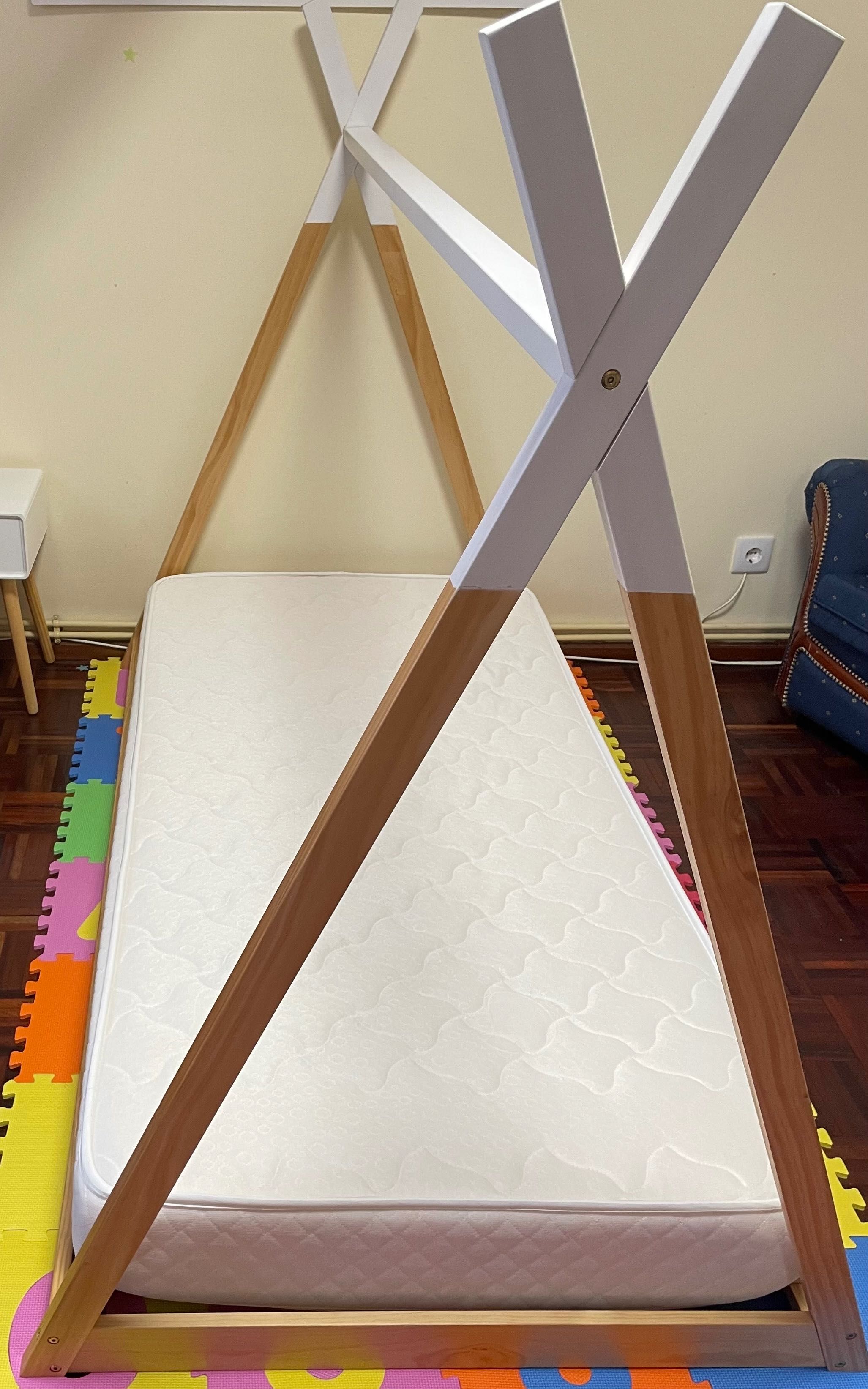 Cama de madeira estilo tipi marca skum 90*190 c/ colchão incluido