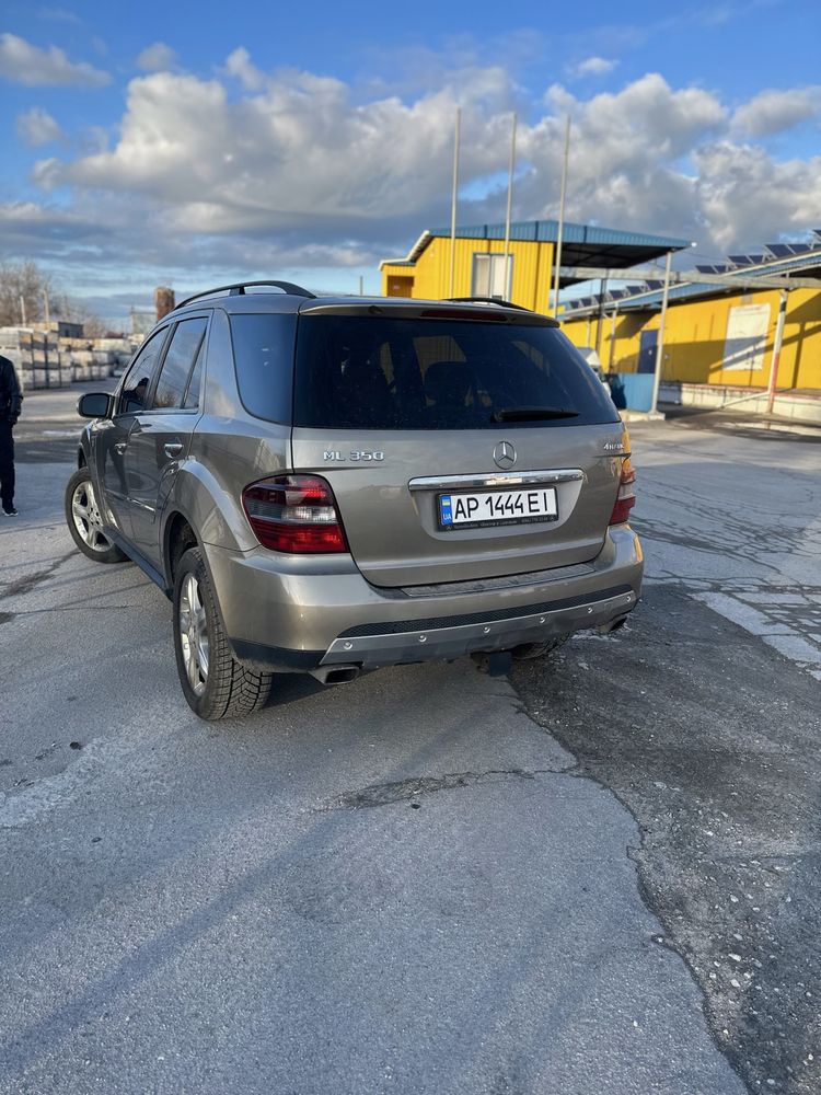 Продам машину в хорошем состояние