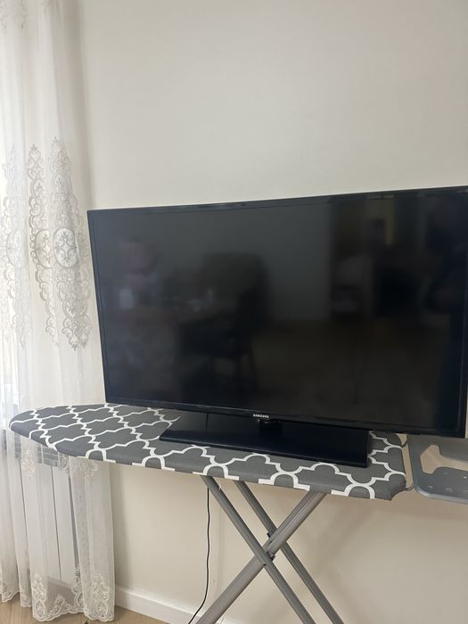 Телевізор Samsung LED UE40EH6037K