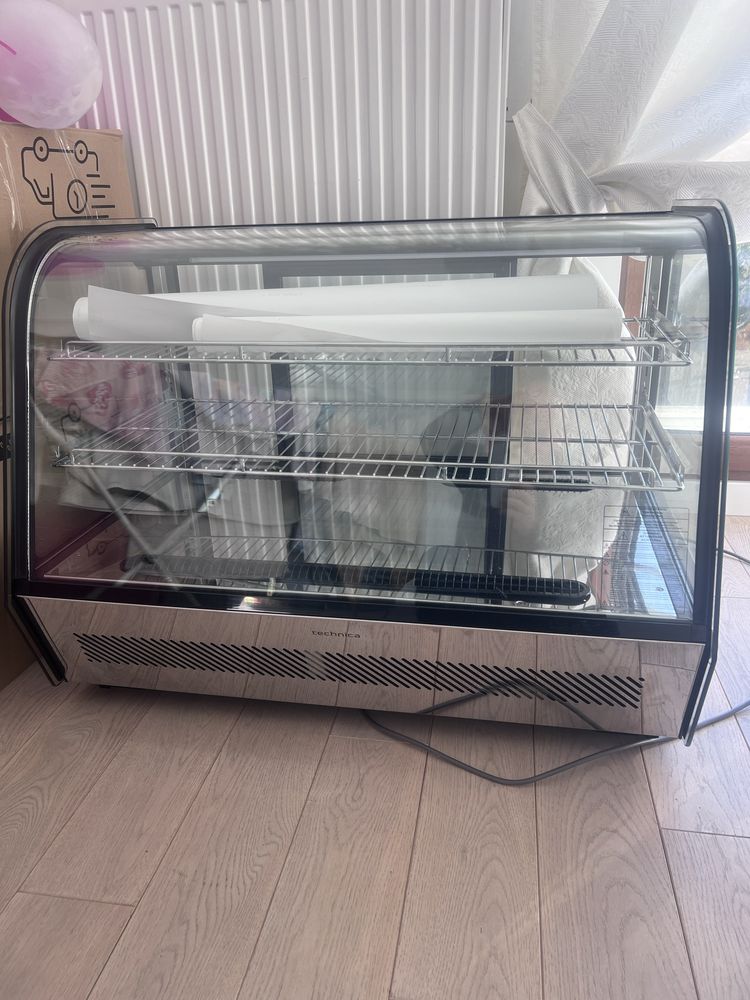 Witryna chłodnocza nastawna z ośw. led 160l 880/568/686 Technika