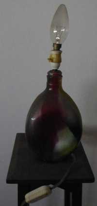 Candeeiro feito de uma garrafa,pintada à mão