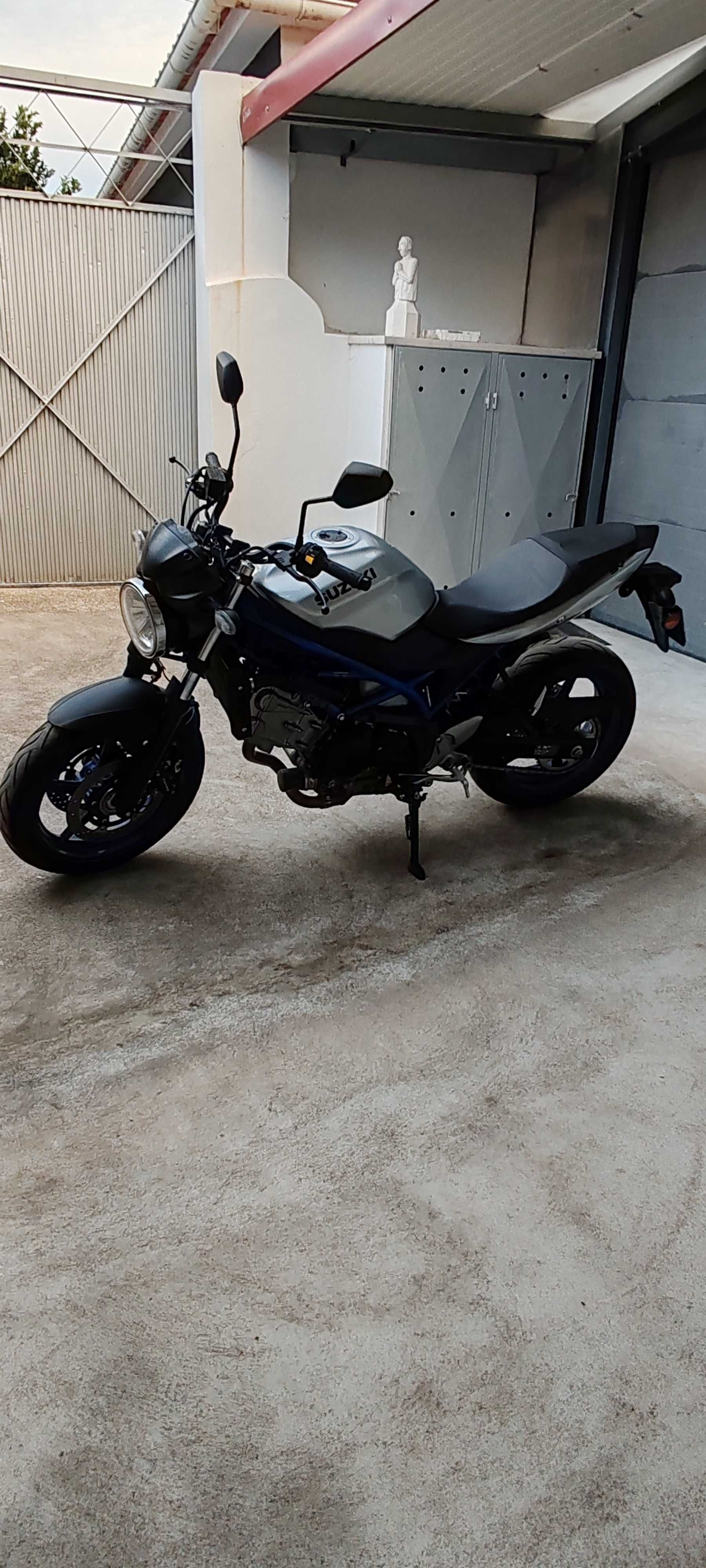 Vende-se Suzuki sv650