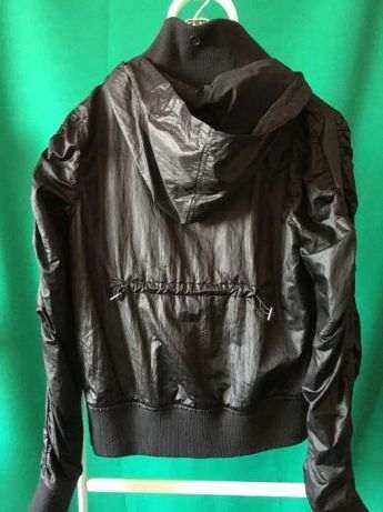Blusão preto com capuz Salsa (M) [ULTIMO PREÇO]