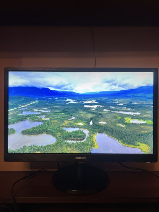 Монітор Philips 24 дюйма MODEL 243V5