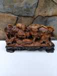 Grupo escultórico pedra-sabão China Dinastia Qing XIX tamarindo 17 cm