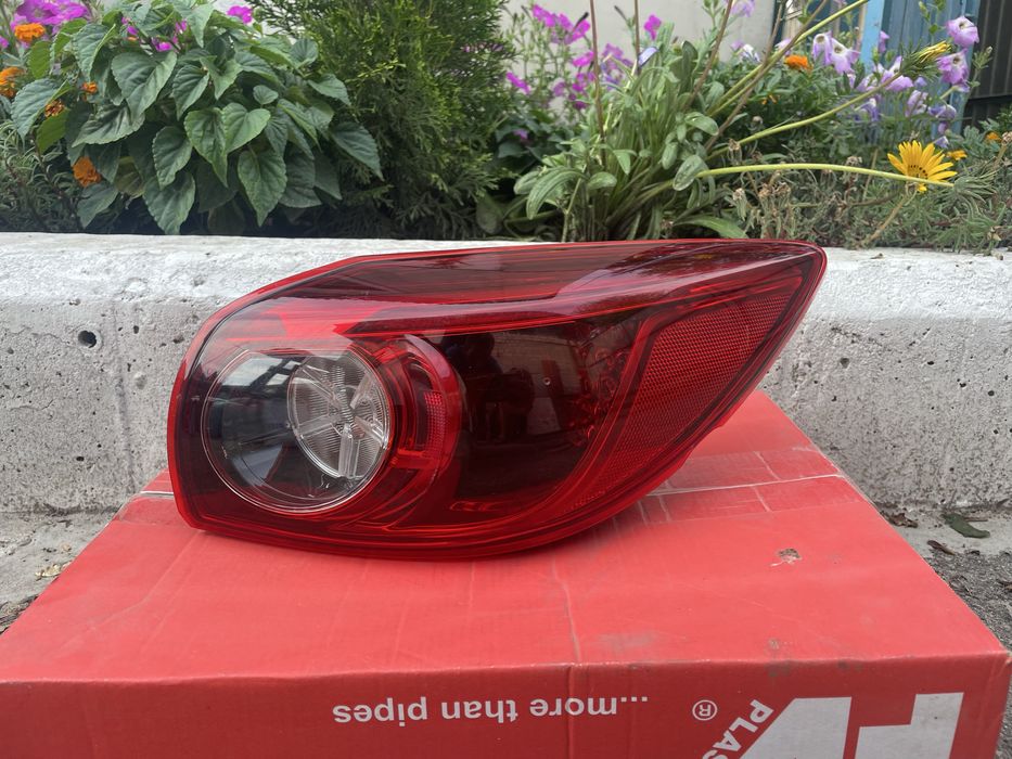 Задние фонари Mazda 3 2016