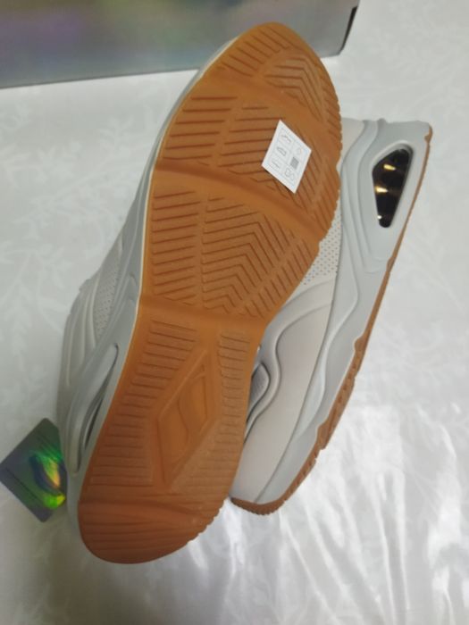 Снікерси  Skechers  41 р