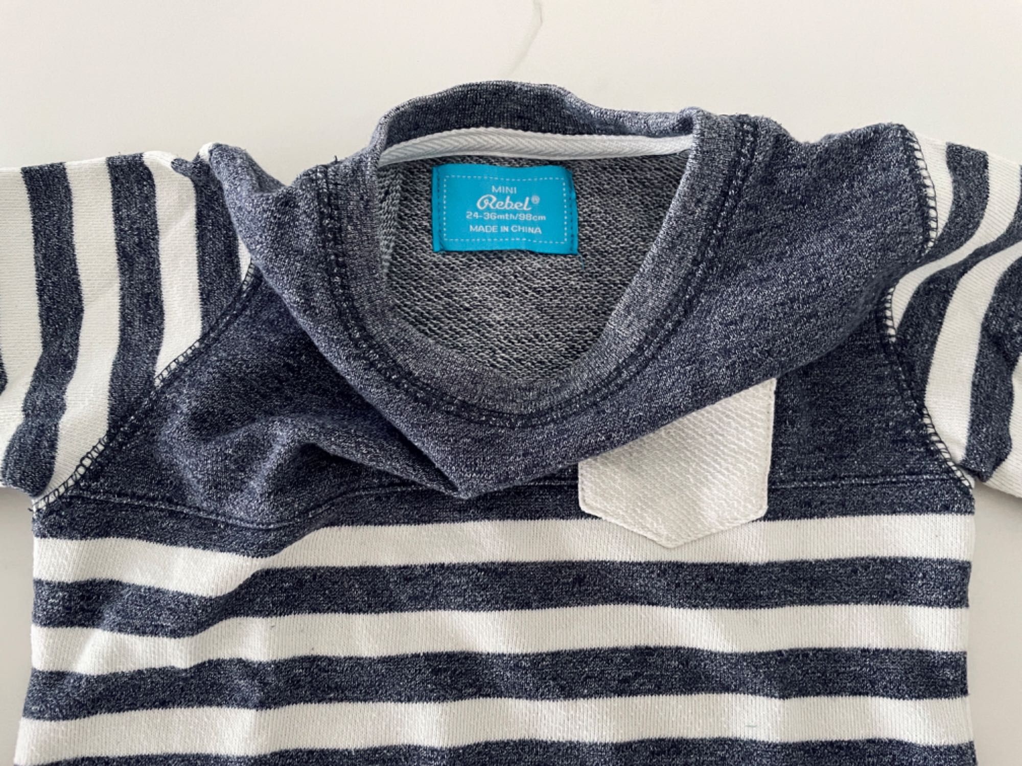 Sweatshirt azul mesclado com riscas Primark (24 - 36 meses)