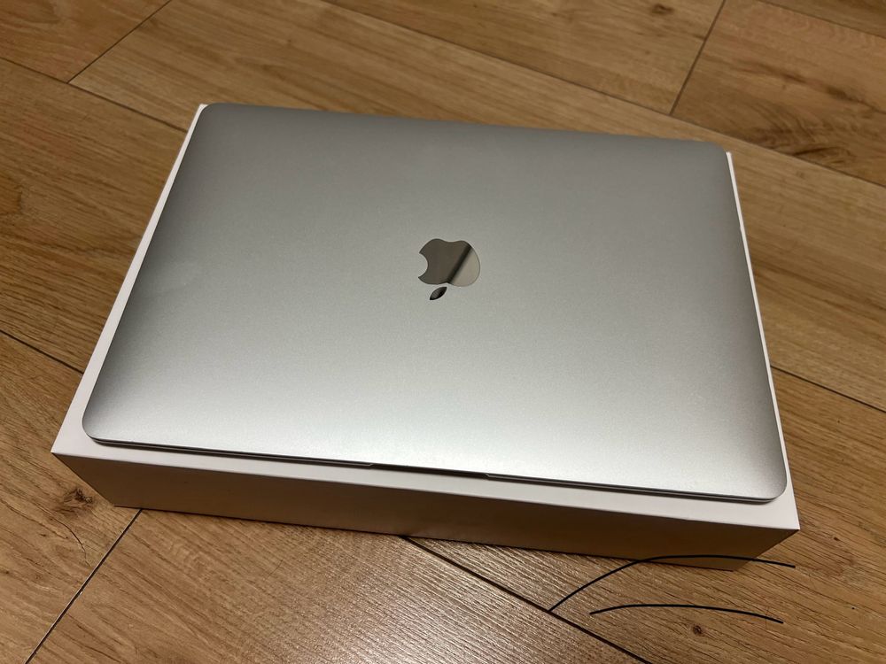 Idealny MacBook Air 13” TOUCH ID 8/128 GB w PERFFEKCYJNYM stanie!