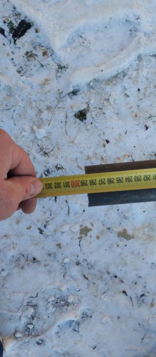 Продаю цільний прут металу