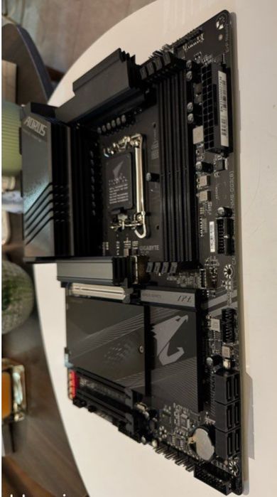 COMBO Gigabytes  Z790 AORUS ELITE AX + Cpu INTEL Core I9-14900kf