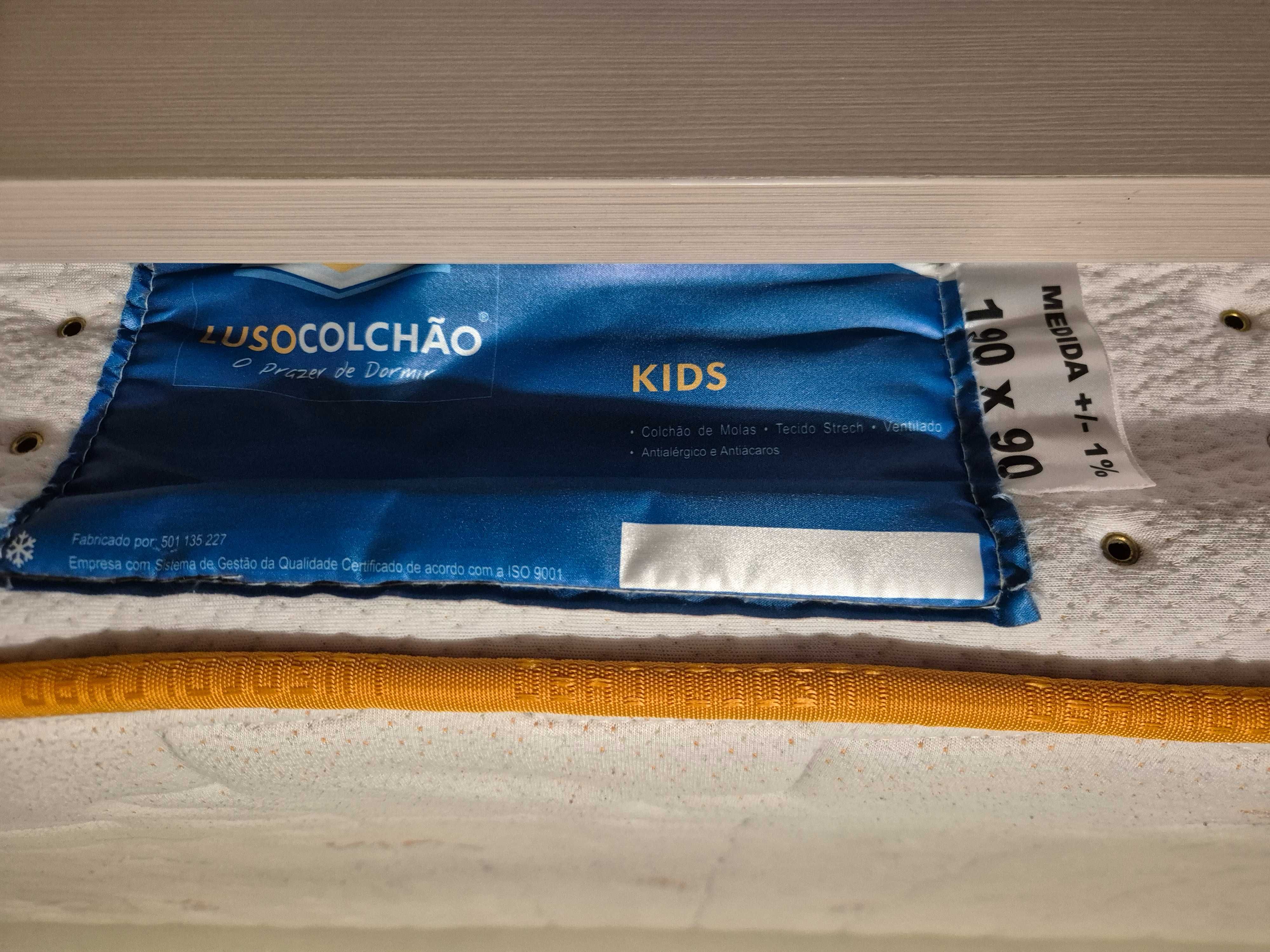 Cama de criança c/ 2 gavetões + estrado + colchão