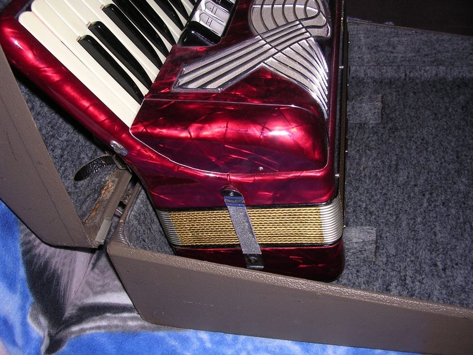 Akordeon Hohner Verdi II 96 basów