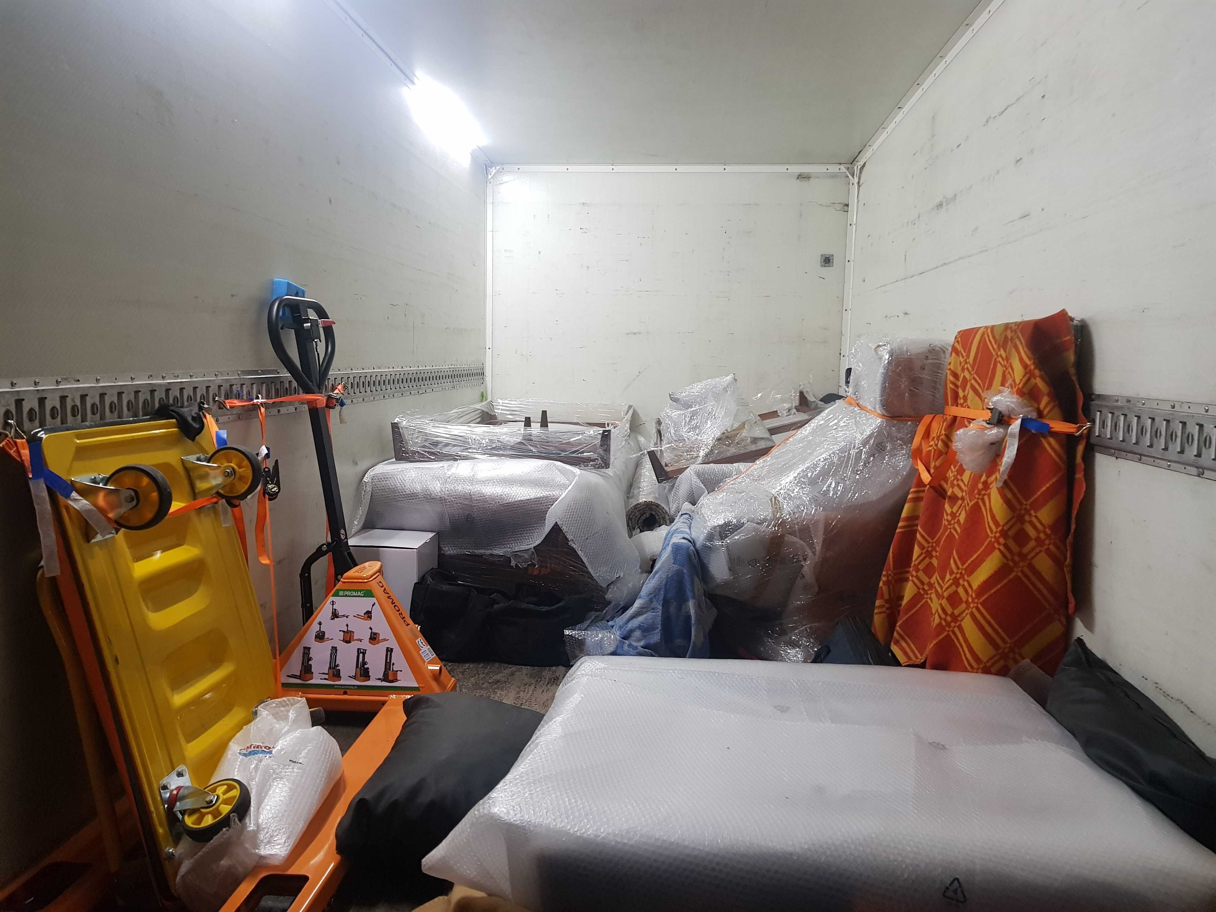 Usługi transportowe, profesjonalne przeprowadzki - BUSY z windą