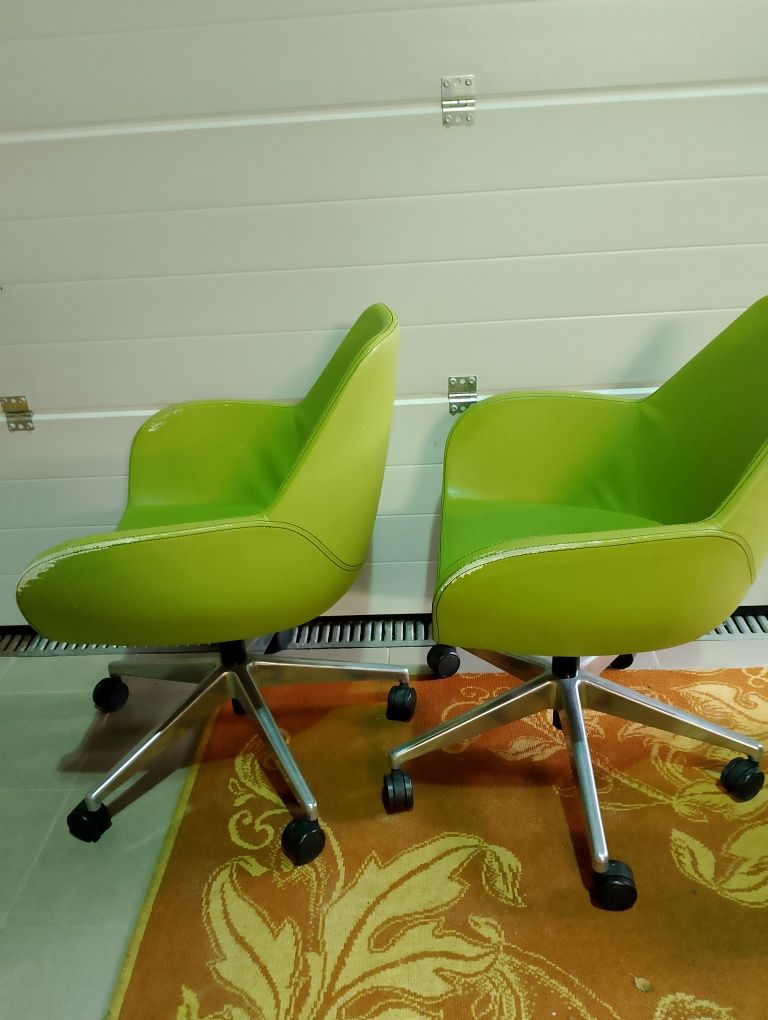 Krzesła obrotowe zielone