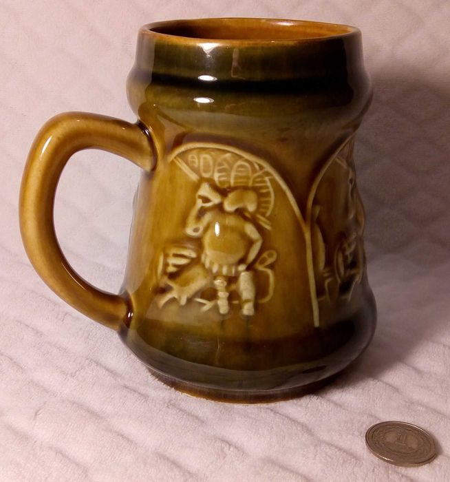 Porcelanowy szkliwiony Kufel brązowy 0,52L (12,5cm) (Szkło)
