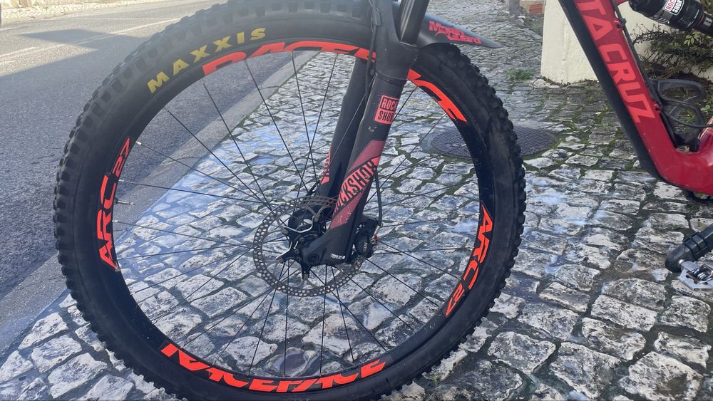 Santa Cruz Hightower Carbon C X01 29” 2017