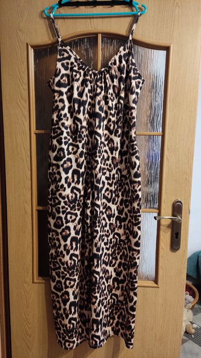 Kombinezon na ramiączkach- wzór panterka