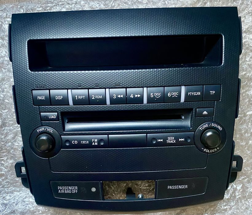 Магнитофон/панель Mitsubishi Outlander