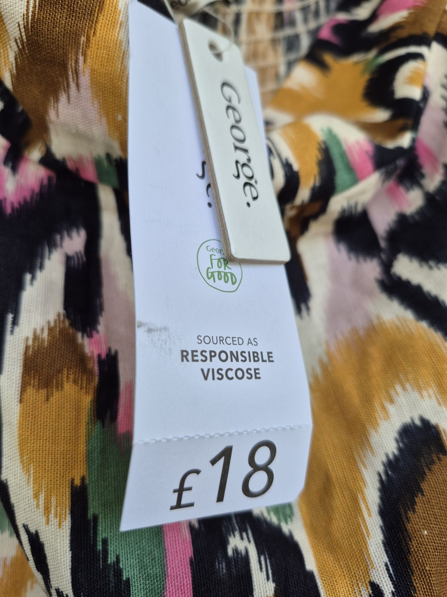 Продам супер легкую юбку р.18 George