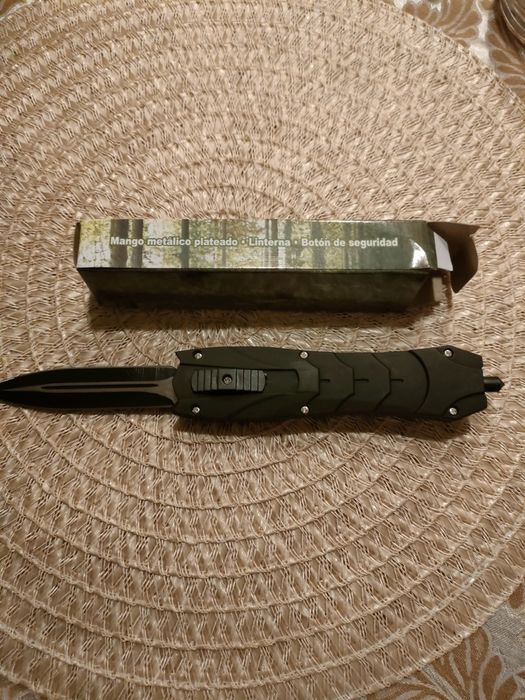 Nóż sprężynowy nowy