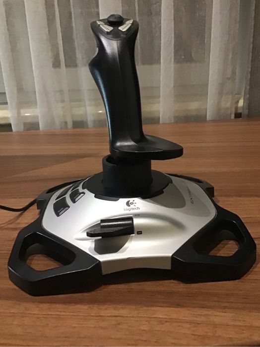 Продам Джойстик Logitech Extreme 3D Pro
