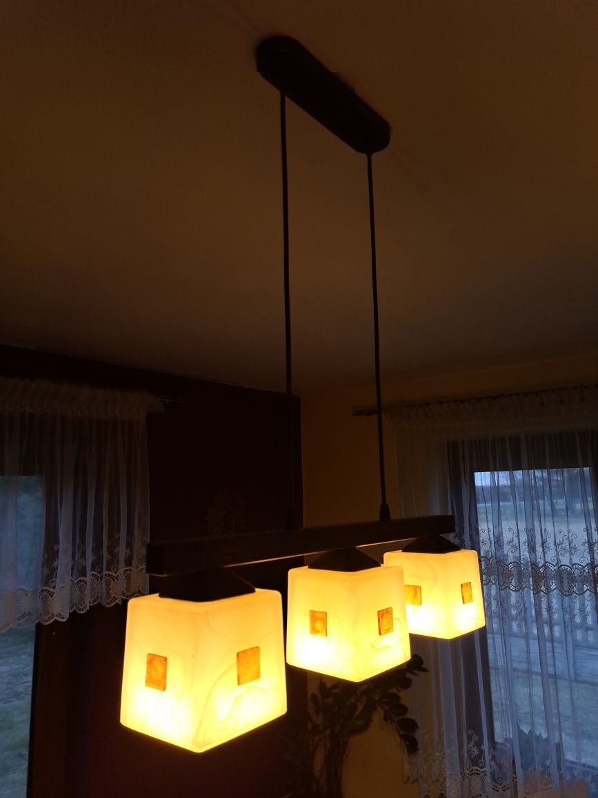 Lampa sufitowa nad stól