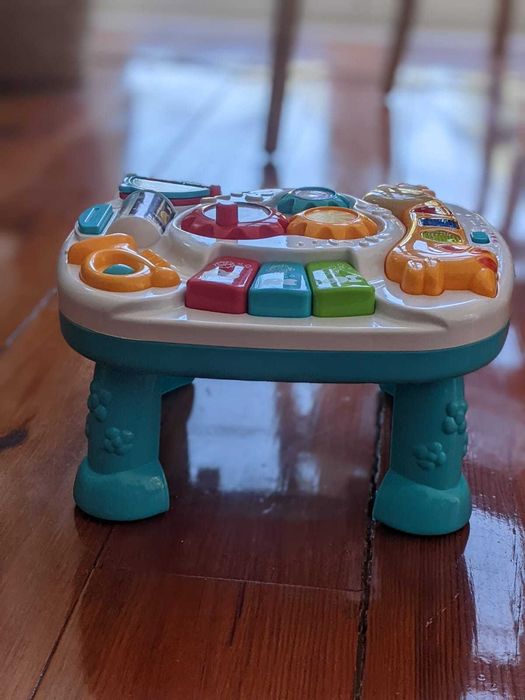 Mesa criativa interativa para bebes