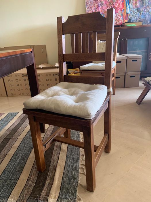 Mesa em madeira + cadeiras