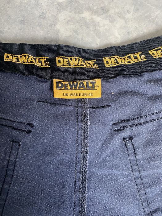 Продам робочі шорти DeWalt