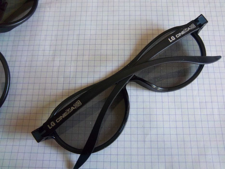 3D очки для телевизоров LG -  комплект 4 штуки.