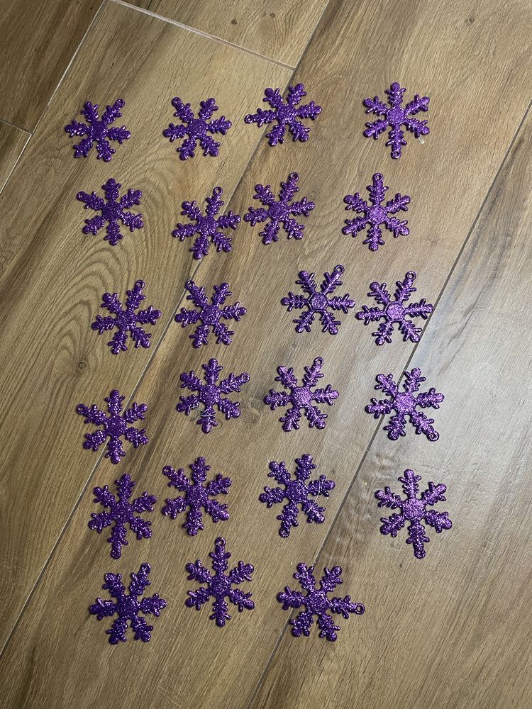 Śnieżynki plastikowe 15 zl
