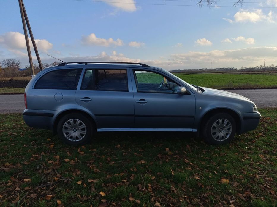 В продажі Шкода тур 2007р