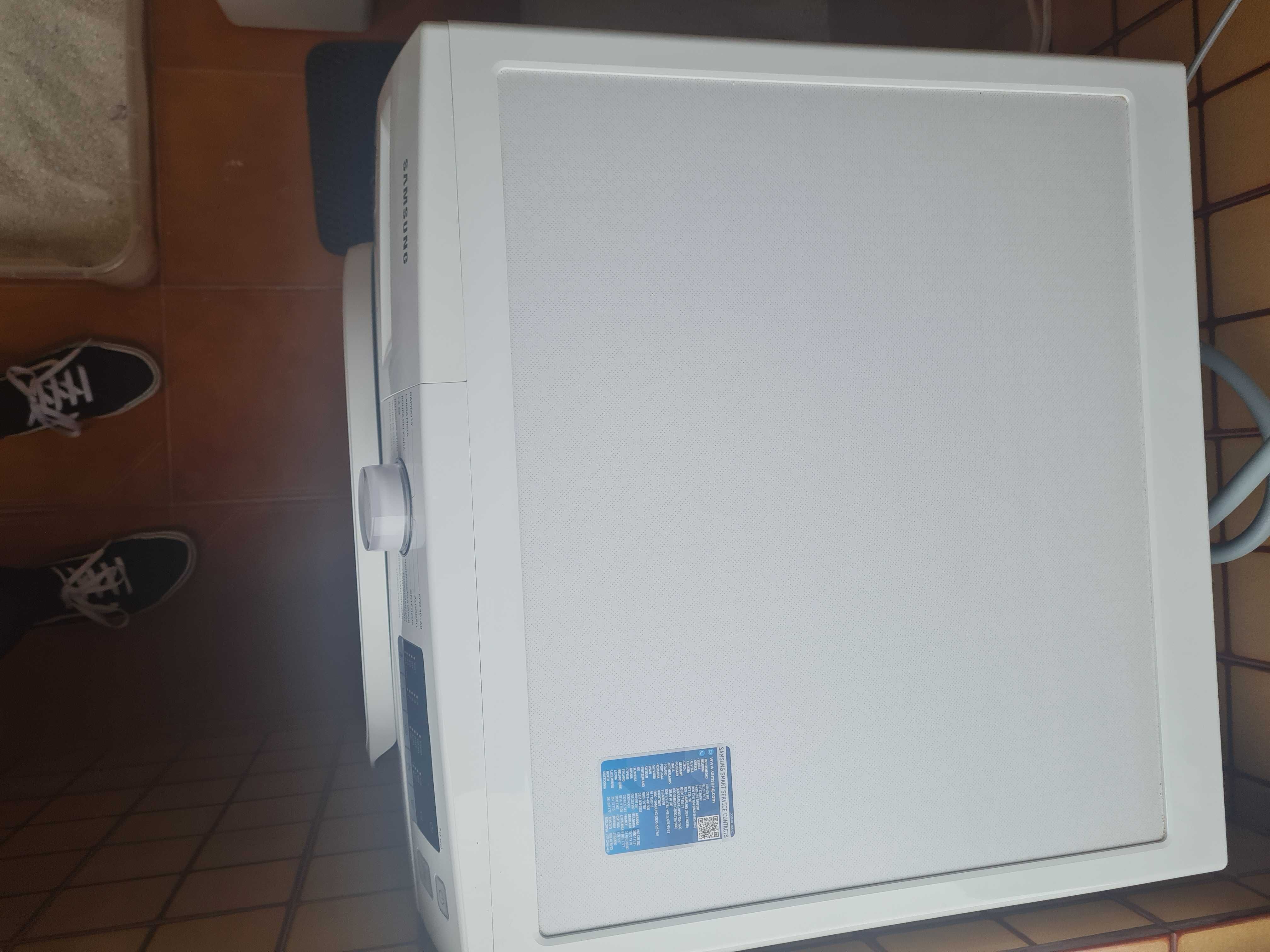 Máquina de lavar roupa Samsung