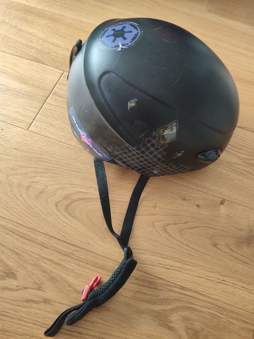 Oddam kask narciarski Rossignol