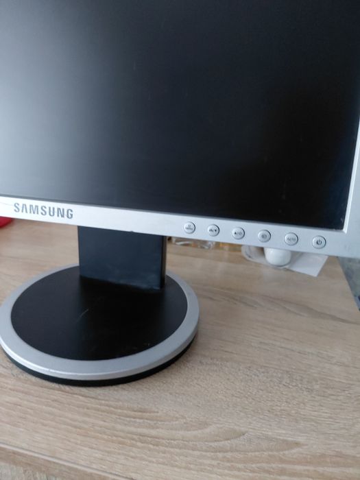 Монітор Samsung SuncMaster 940t 
Монитор Samsung SyncMaster 940T / 19'