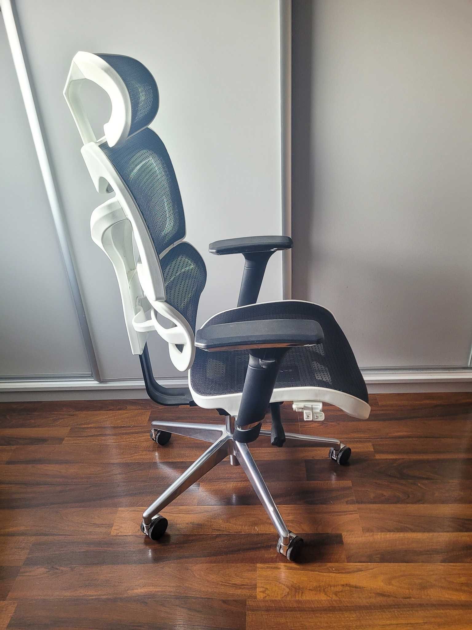 Fotel ergonomiczny DIABLO V-COMMANDER / biało-czarny