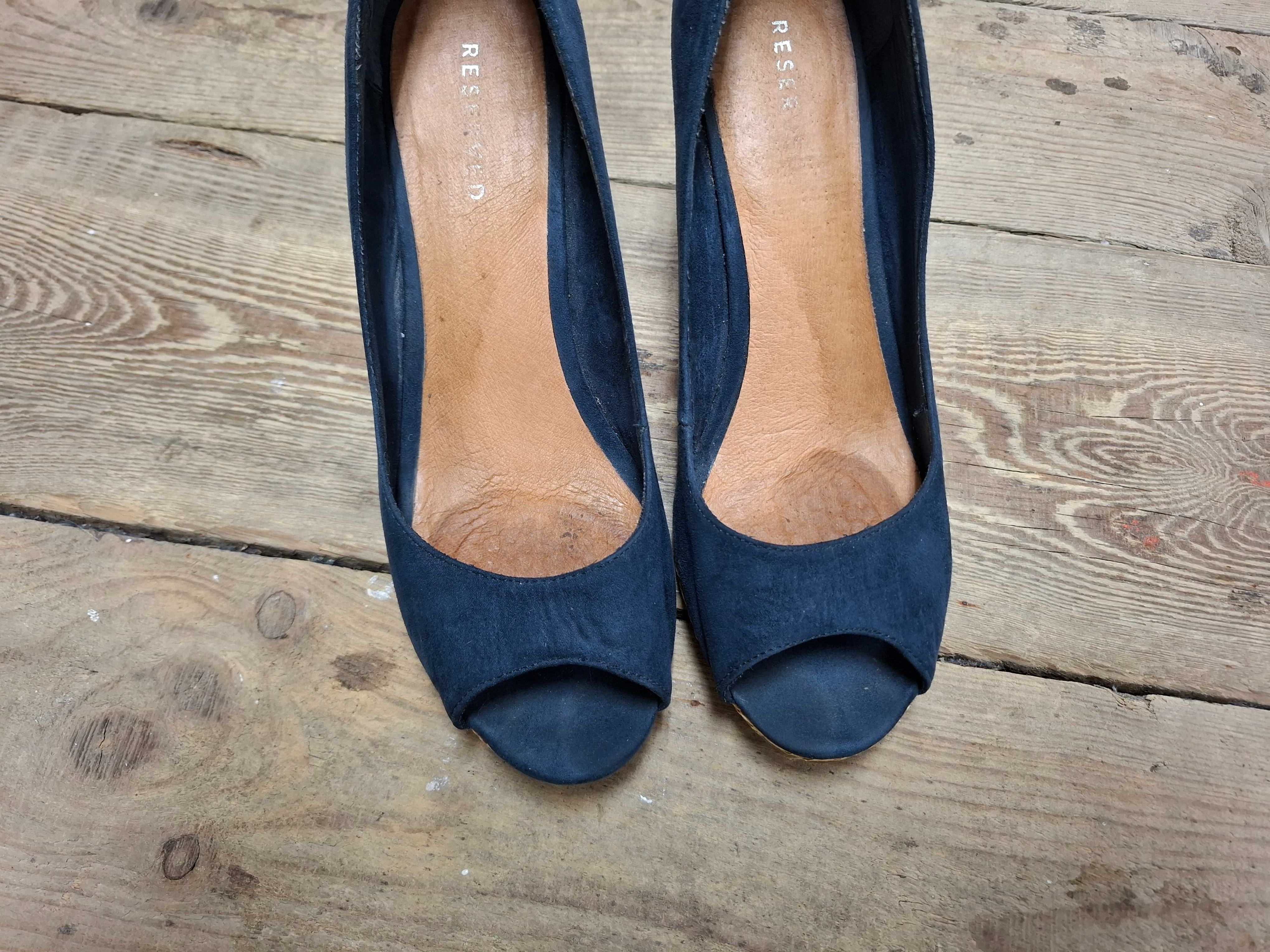 Buty na koturnie, Reserved, stan bdb