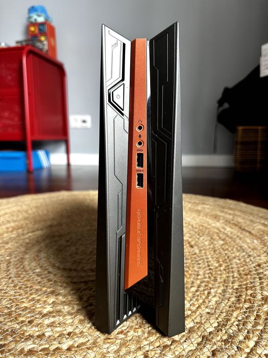 Desktop Gaming ASUS ROG GR8II-T022Z Negociável