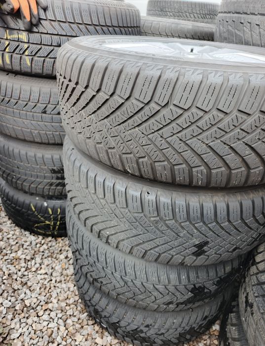 Oryginalne Felgi + opony zimowe Skoda  R16 rocznik 2024 5x112