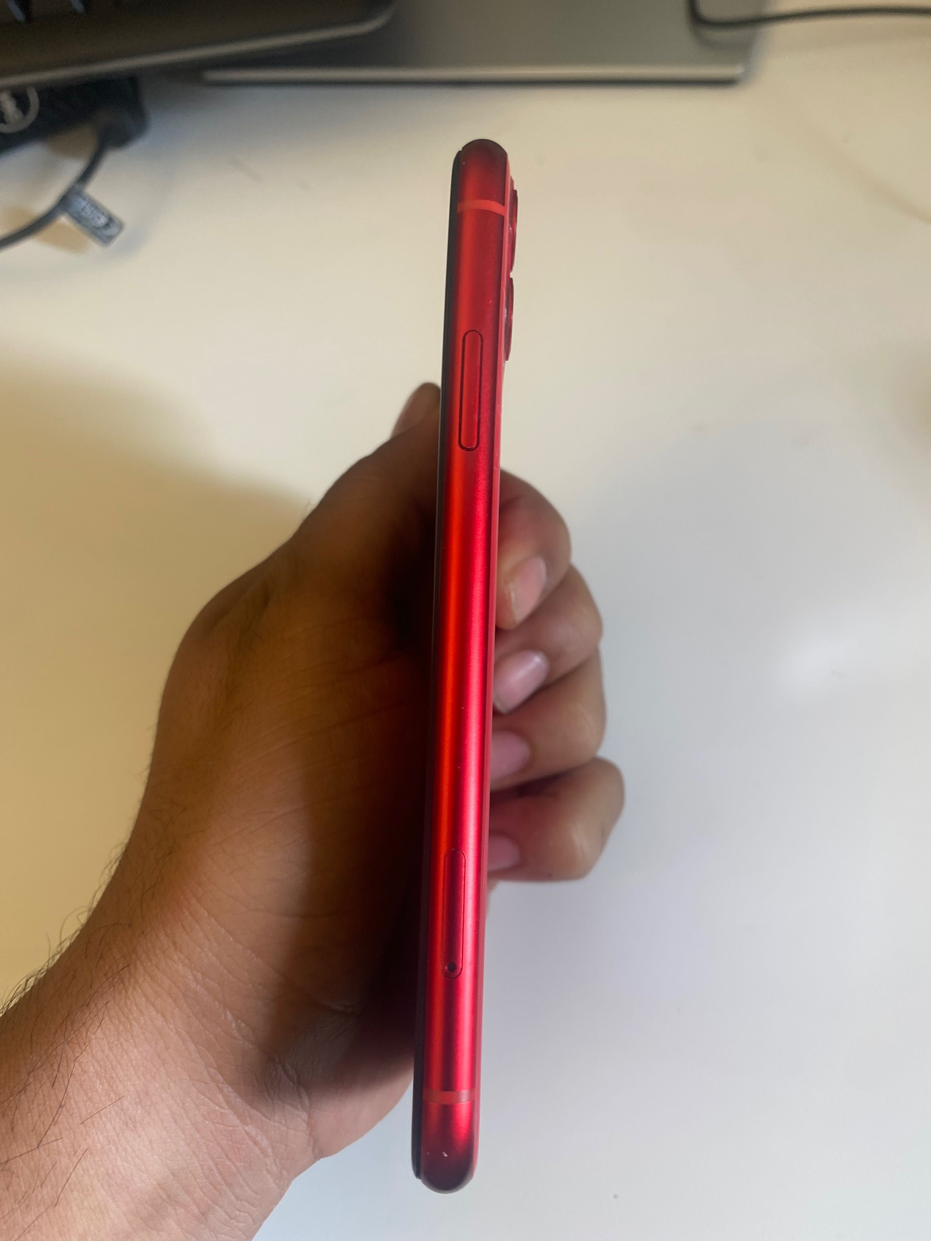 iPhone 11 64GB Vermelho