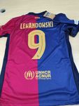 Sprzedam tanio koszulkę FC Barcelona Lewandowski nr 9 R.S-3XL