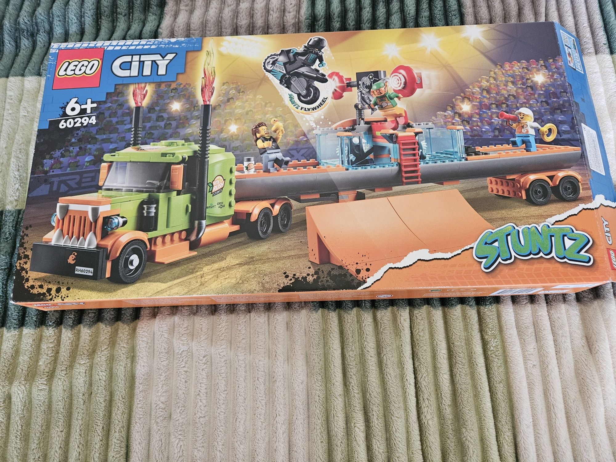 Lego CITY 6+ "Вантажівка для шоу каскадерів"
