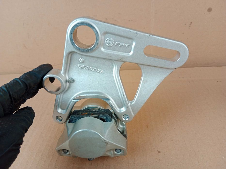 Ducati Monster 696 Zacisk Hamulcowy Tył BREMBO Klocki Hamulcowe Kopyto