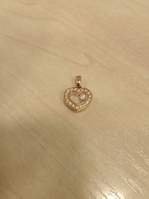 Ювелірні вироби з коштовним камінням