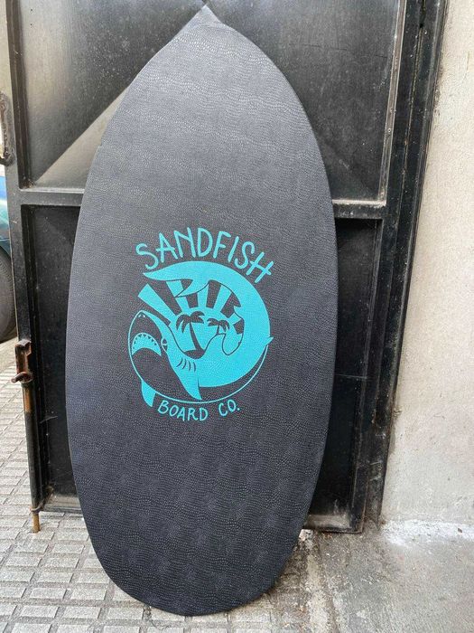 Sandboard sandfish