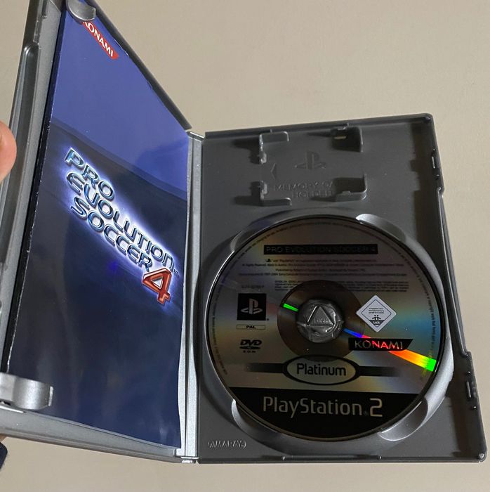 PES 4 para PS2 (como novo)