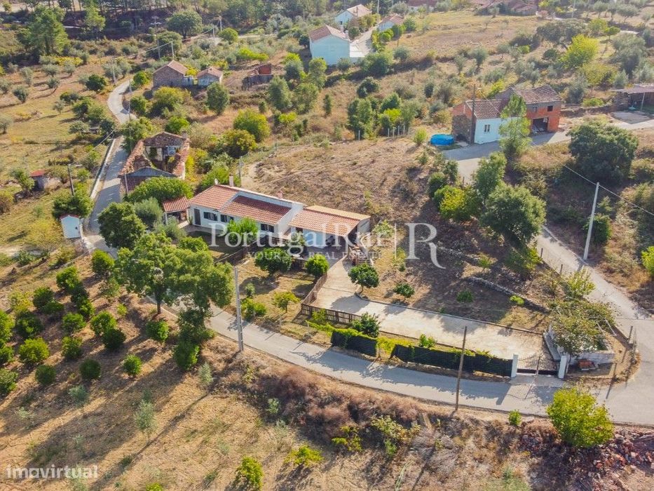 Quintinha pronta a habitar na freguesia de Amêndoa - Mação