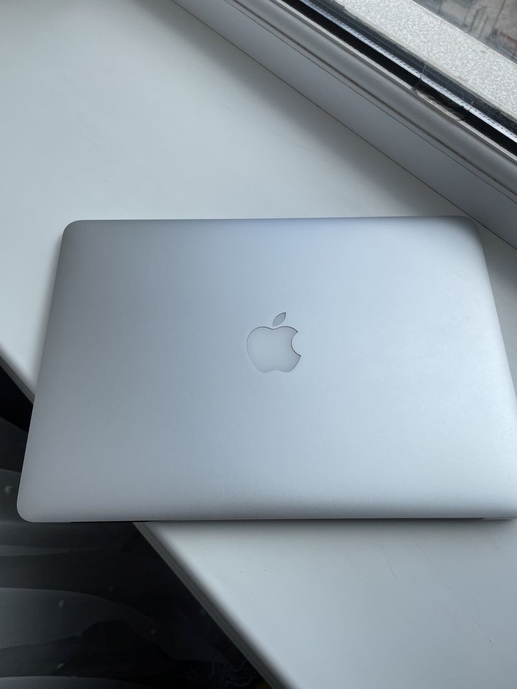 Продам MacBook Air 2013