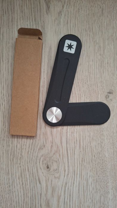 Uchwyt do telefonu z magnesem